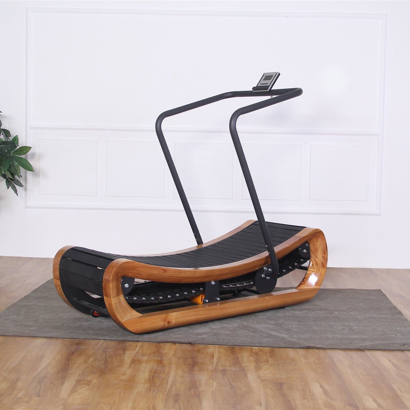 Tapis roulant en bois incurvé